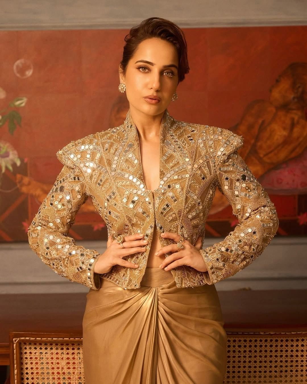 new Bollywood Style Real Mirror work Goldern Embroidery Work detailing 3 pic indo-Western Set