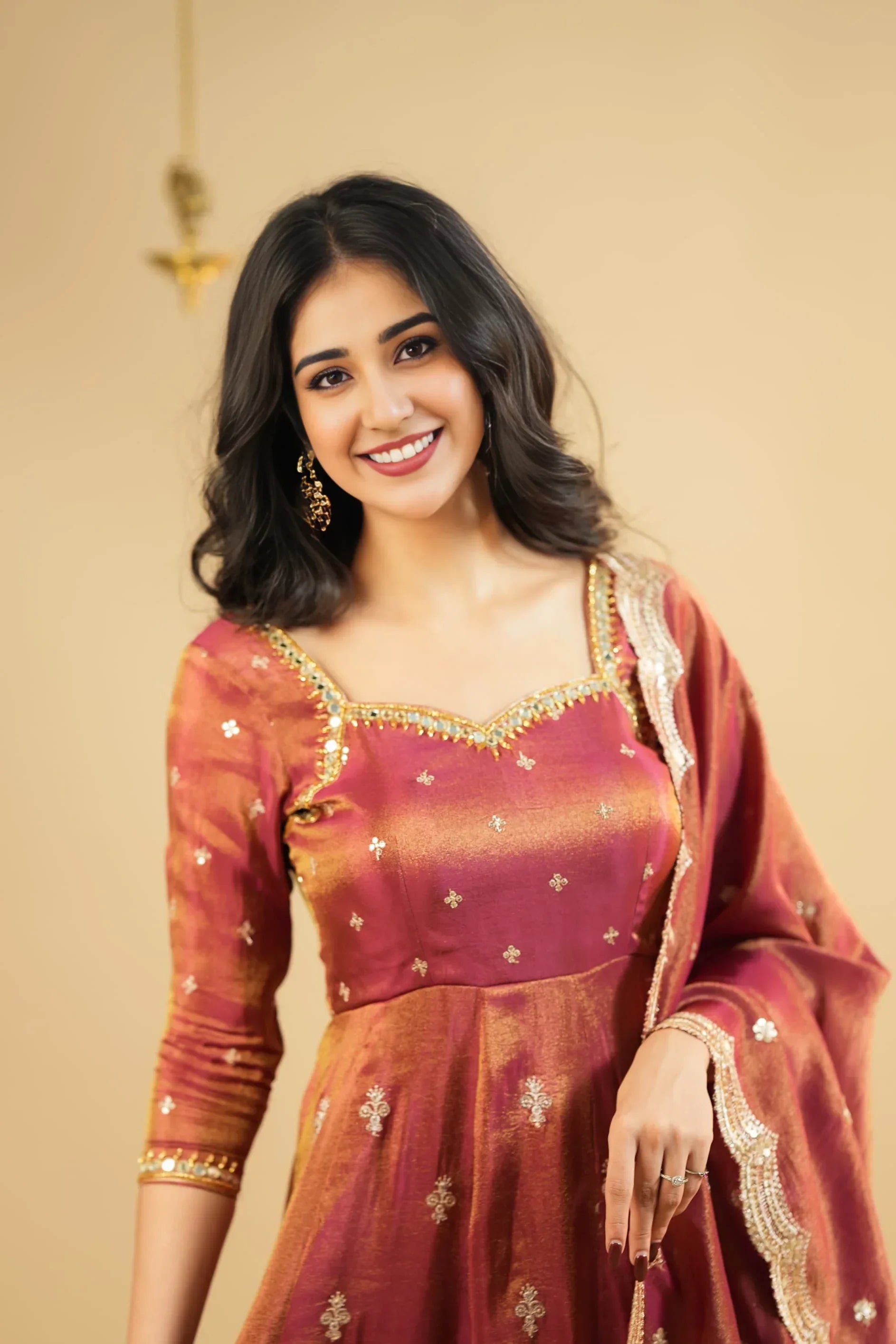 Saakshi`s cosmo Slit Anarkali Premium Suit Set