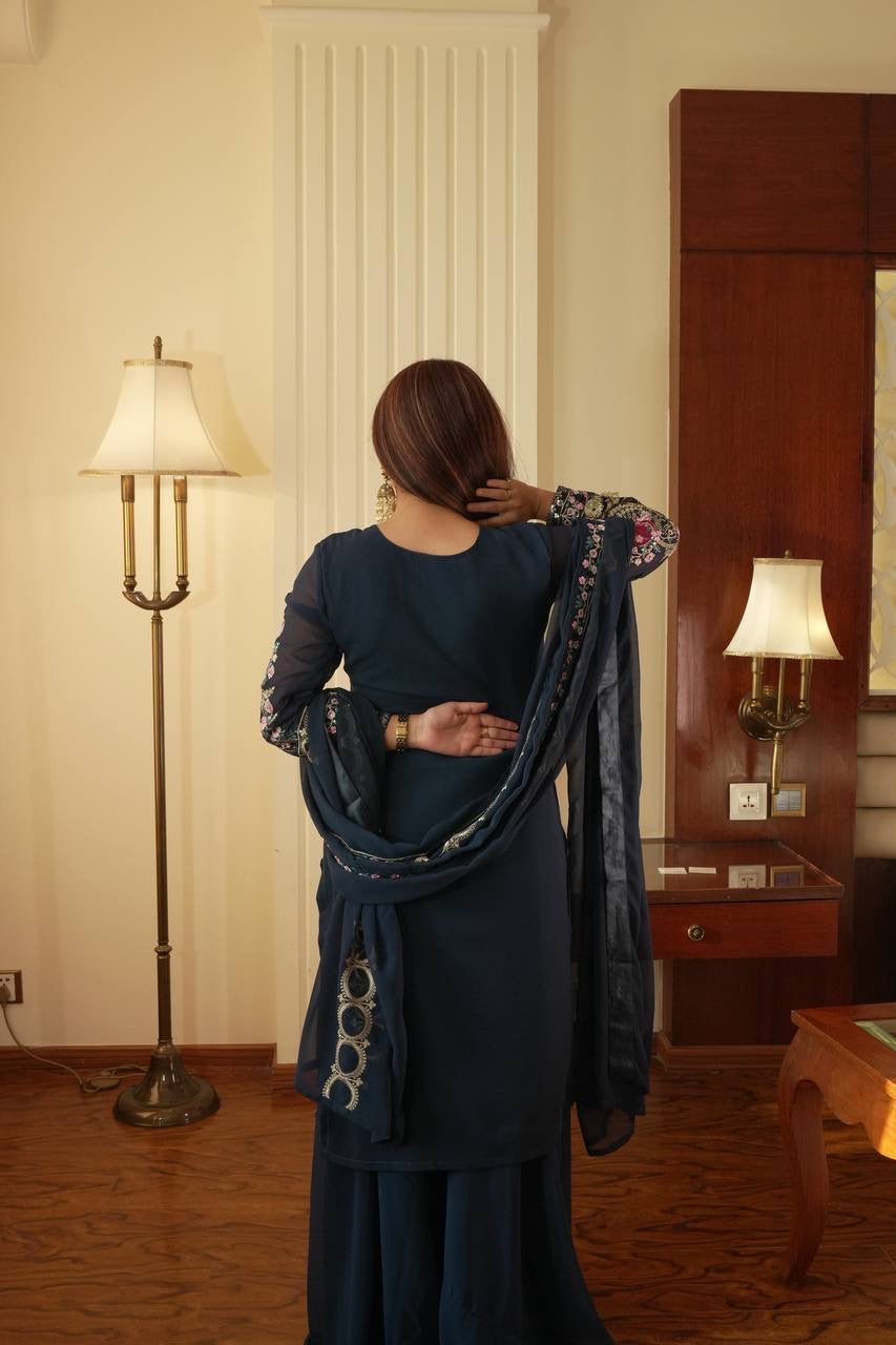 MODELING OF GOWN PANT PAIR FROM LOOMEERA