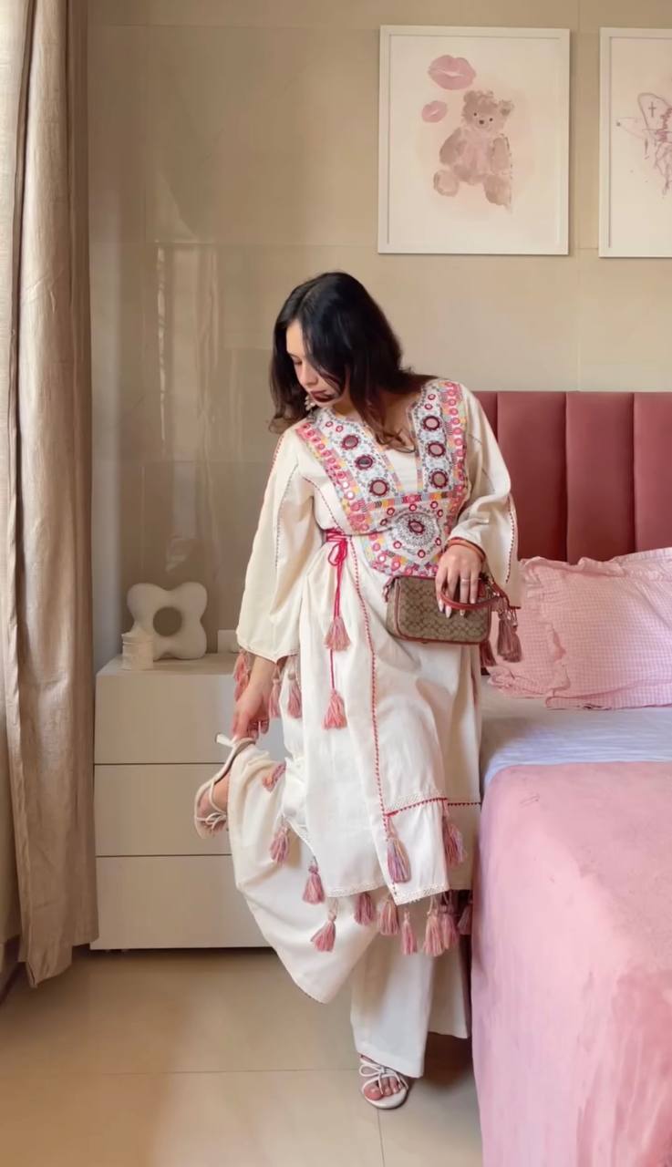 New Designer The Perfect Match Trendy & Comfortable 2-Piece Stylish Ensemble: Includes a well-fitted top and coordinated bottom Set Set